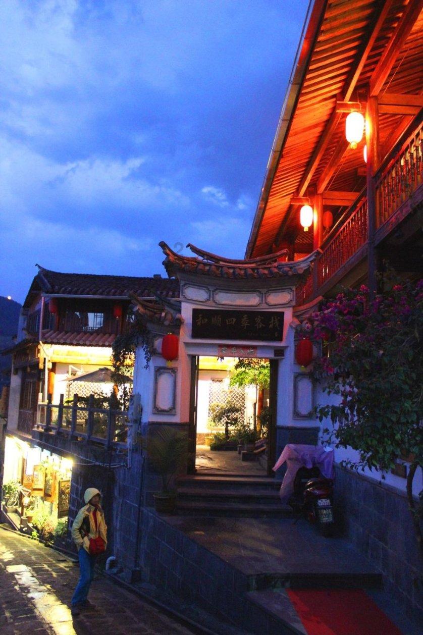 酒泉代表团继续审议政府工作报告等
